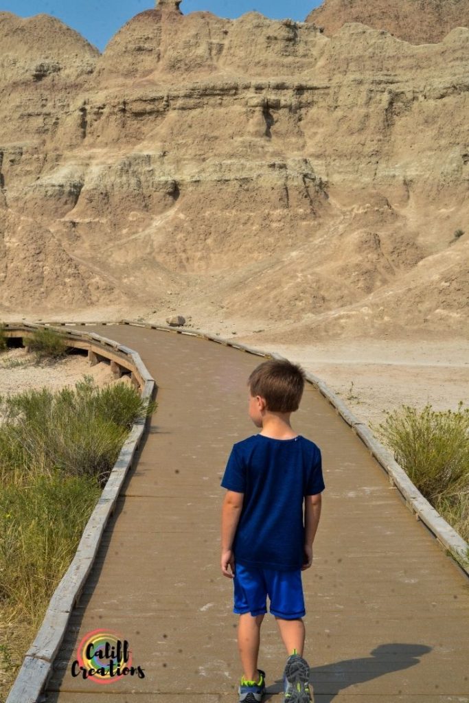 Badlands National Park - Fossil Exhibit Trail - Hiking the Badlands with Kids