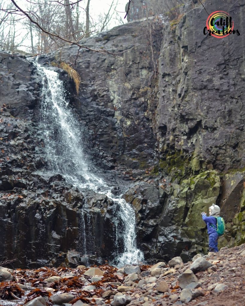 Hemlock Falls hiking with kids - South Mountain Reservation New JerseyHemlock Falls hiking with kids - South Mountain Reservation New Jersey